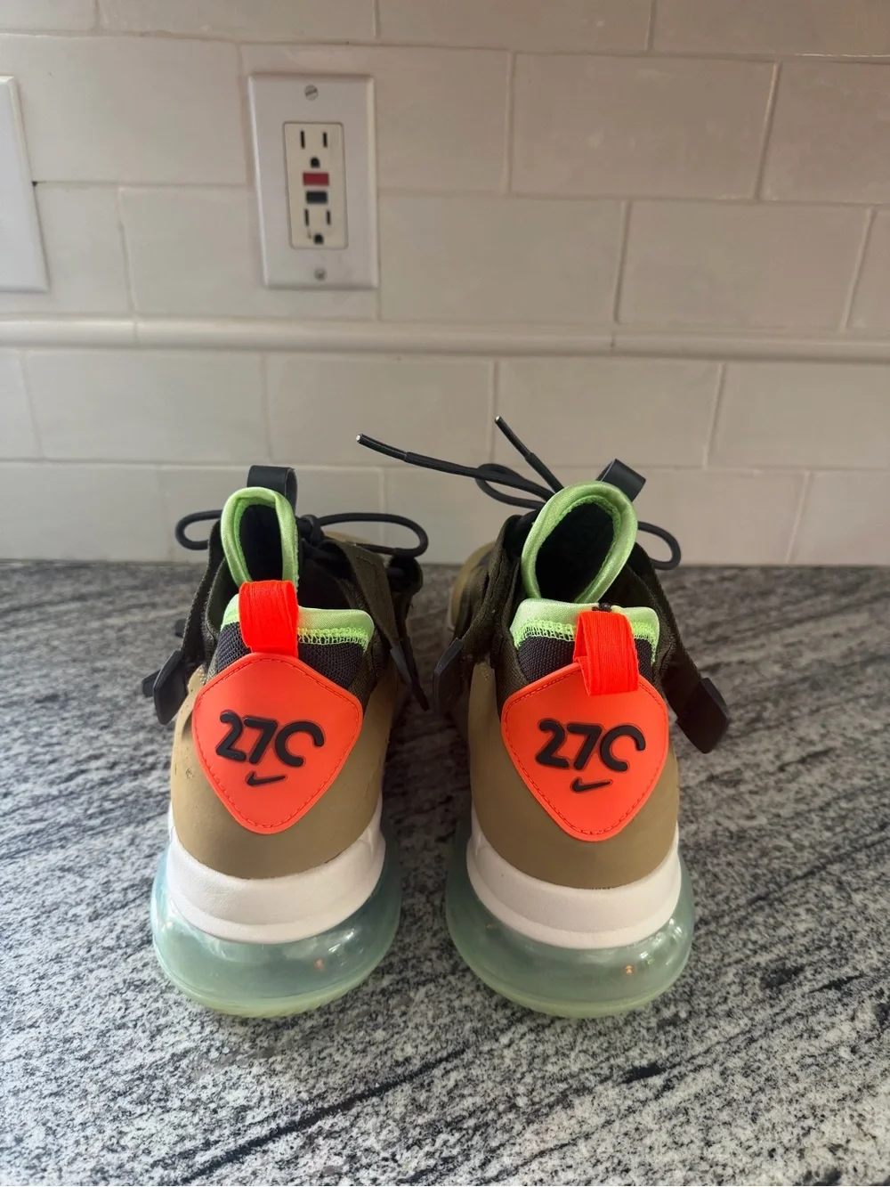 Mens Nike Air Edge 270 Parachute Beige 2019 AQ8764-200 Size 10.5
